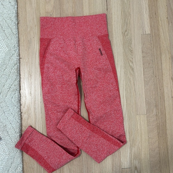 Gymshark red bra and leggings set - Picture 4 of 5